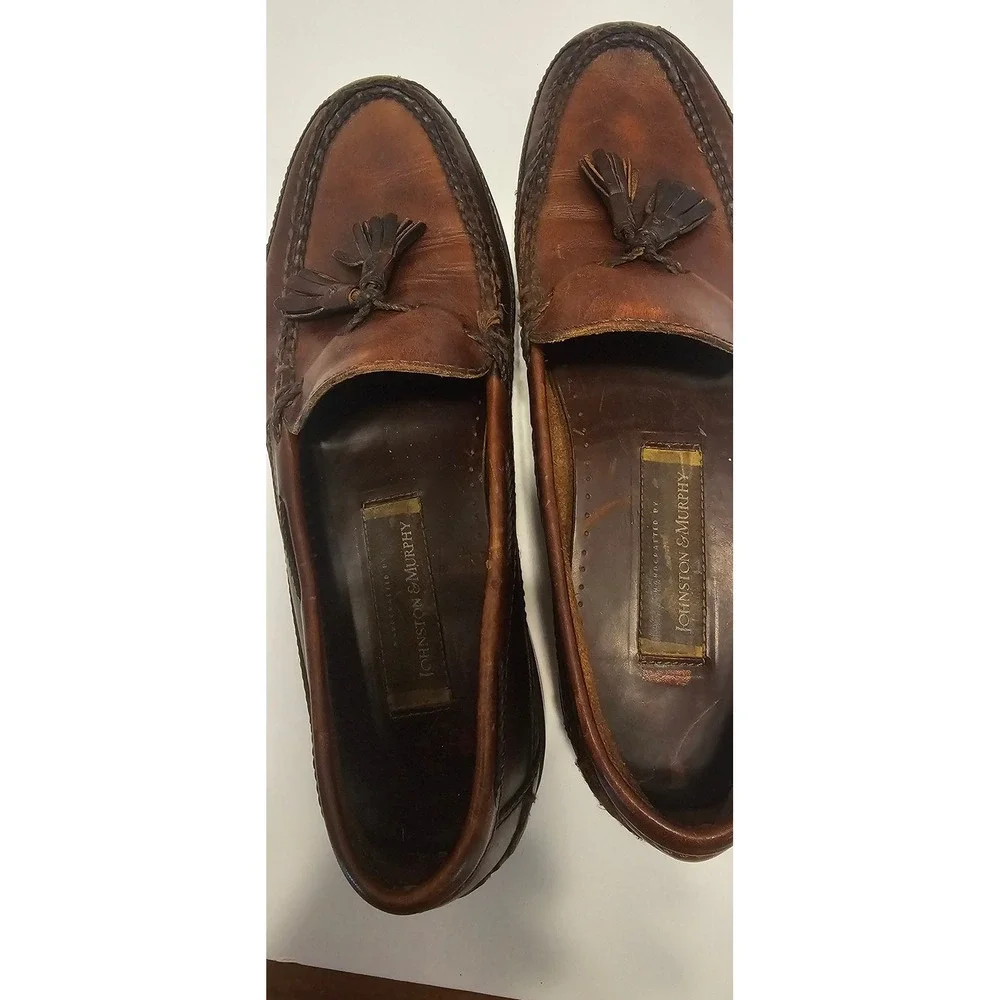 Johnston & Murphy sizes us